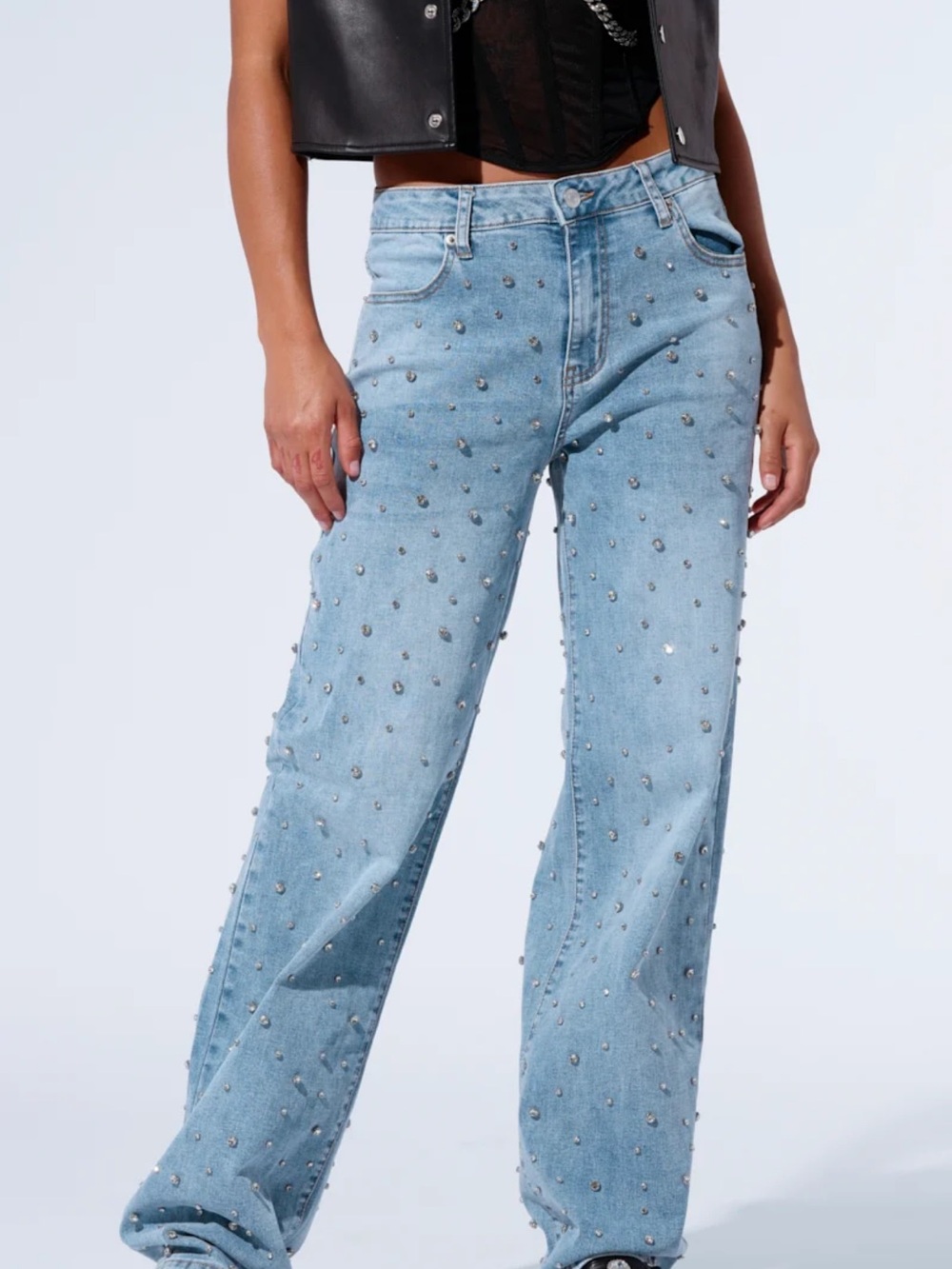 AKIRA HITS EVERYTIME RHINESTONE EMBELLISHED STRAIGHT LEG JEANS SIZE 7/28